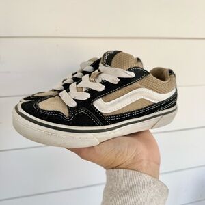 Vans boys caldrone Black and Tan skateboard Sneaker size 1